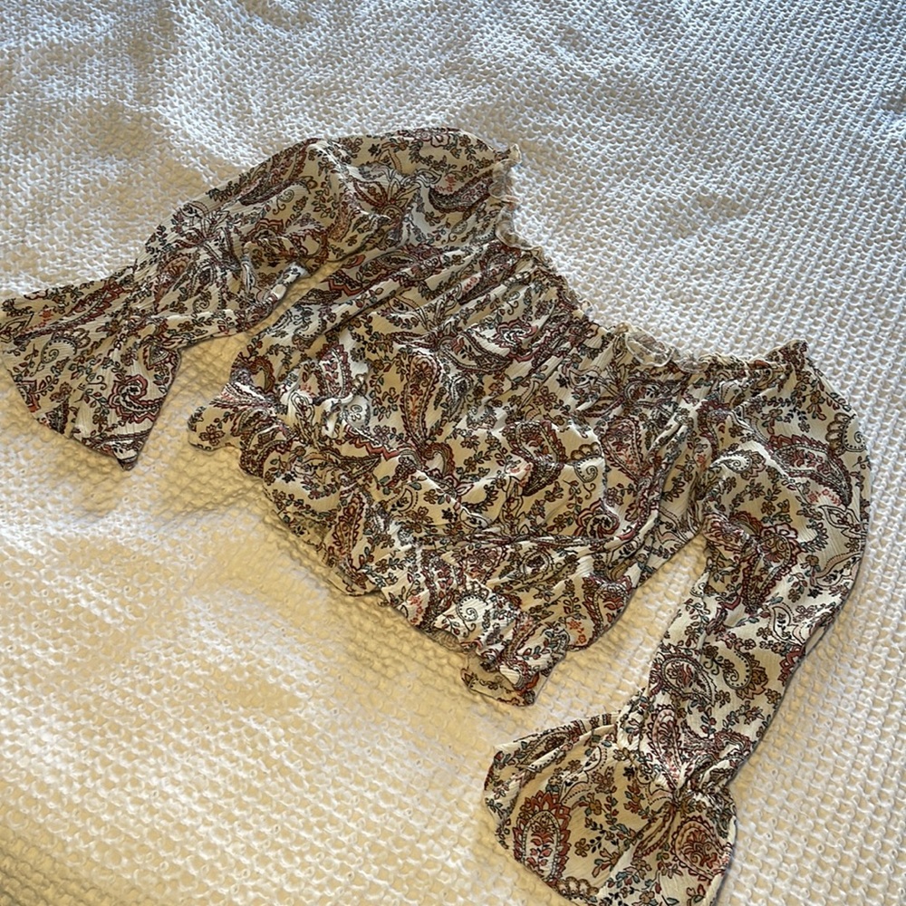 Off Shoulder Long Sleeve Cropped Blouse - Picture 2 of 7
